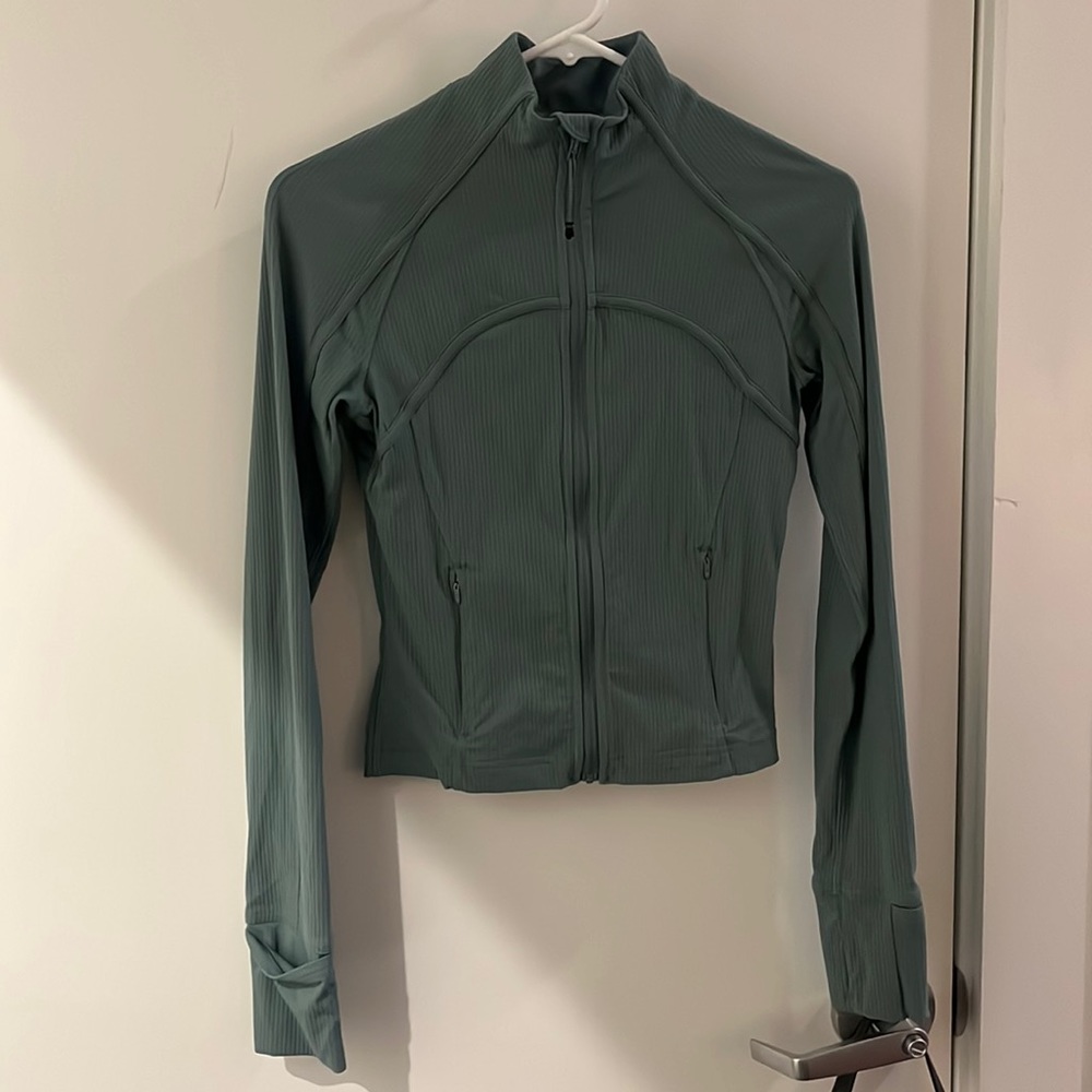 Ribbed lululemon cropped define